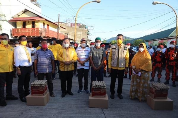 Wagub Musa Rajekshah Berikan Bantuan Korban Kebakaran di Sibolga